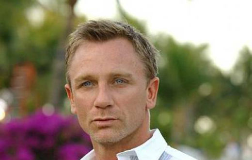 Bond – Craig si paracaduta su ponte Sisto